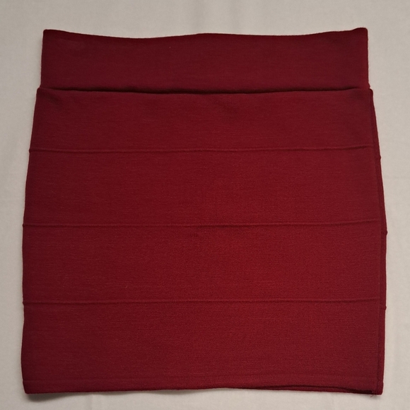 Love Culture Red Knit Mini Skirt Stretch Bodycon Form Fitted S - Picture 1 of 5